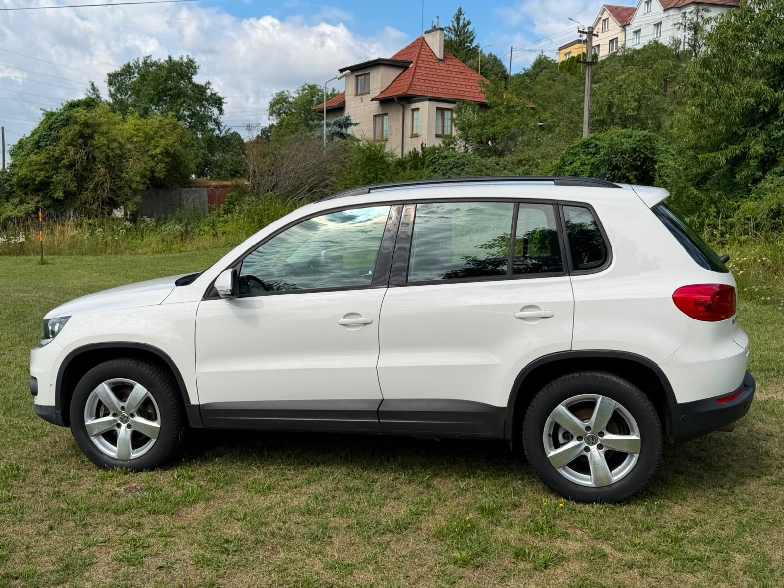 Volkswagen Tiguan, 1,4 TSI 90 KW- PARKPILOT - fotka 2