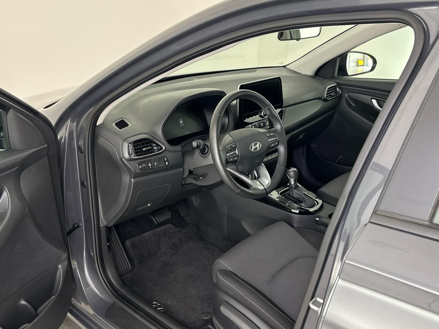 Hyundai i30, 1.5 T-GDI / 103 kW SMART DCT - fotka 6