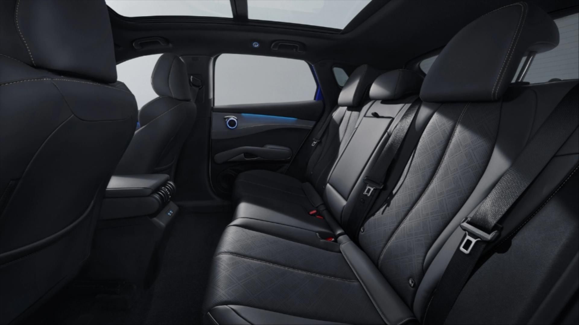 BYD ATTO 3, EVO 330 kW Excellence - fotka 5