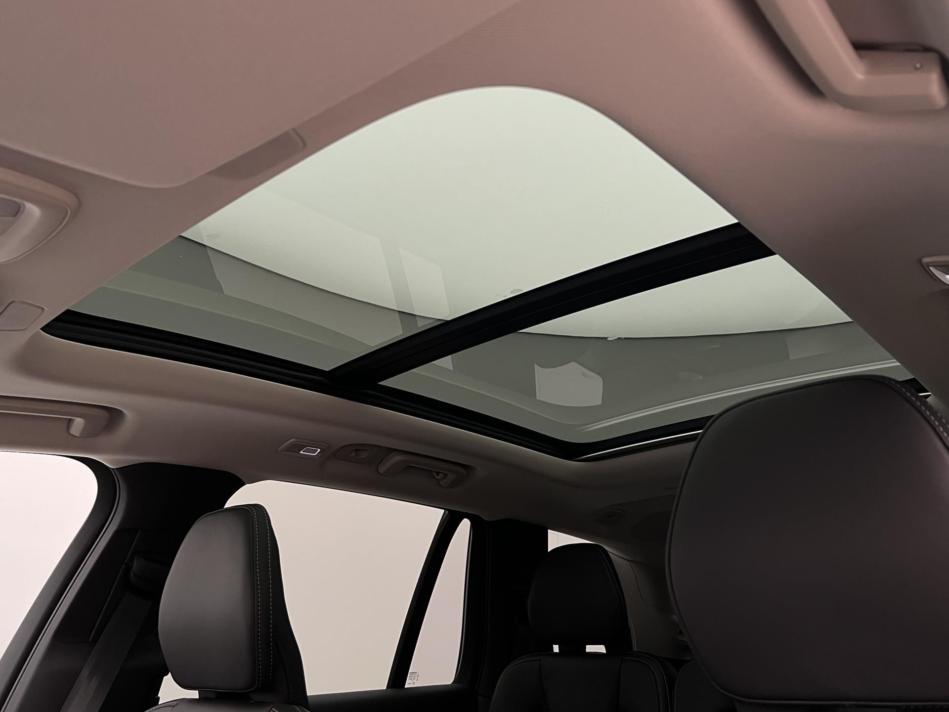 Volvo XC90, B5 AWD DARK PLUS - fotka 6