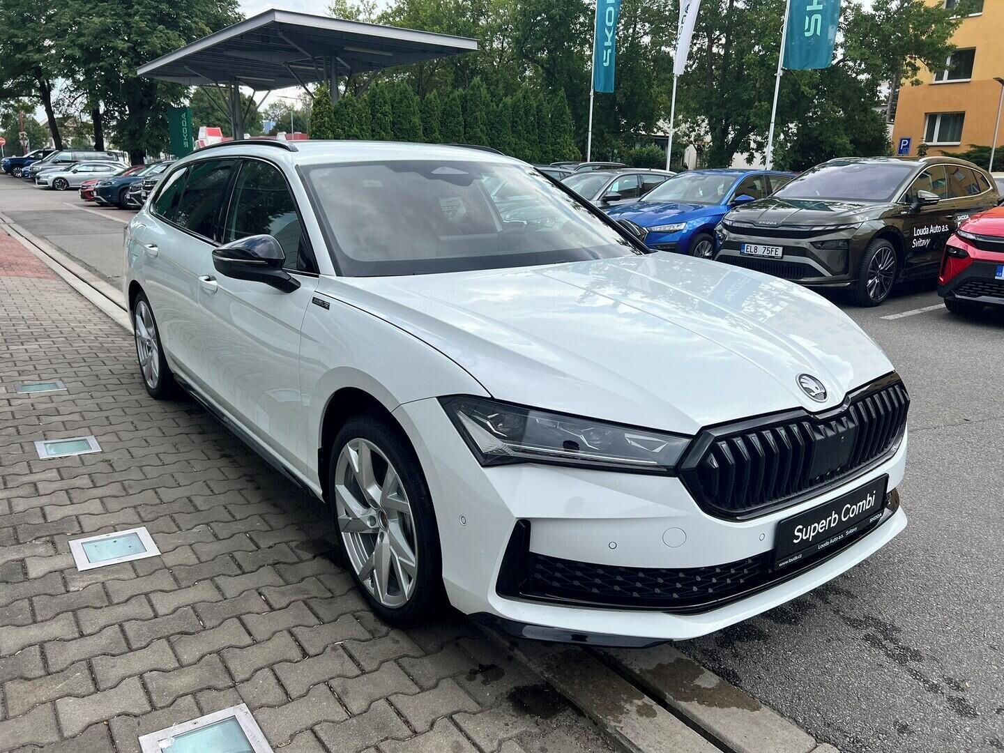Škoda Superb, Combi Sportline 2,0 TSI 150 kW - fotka 3