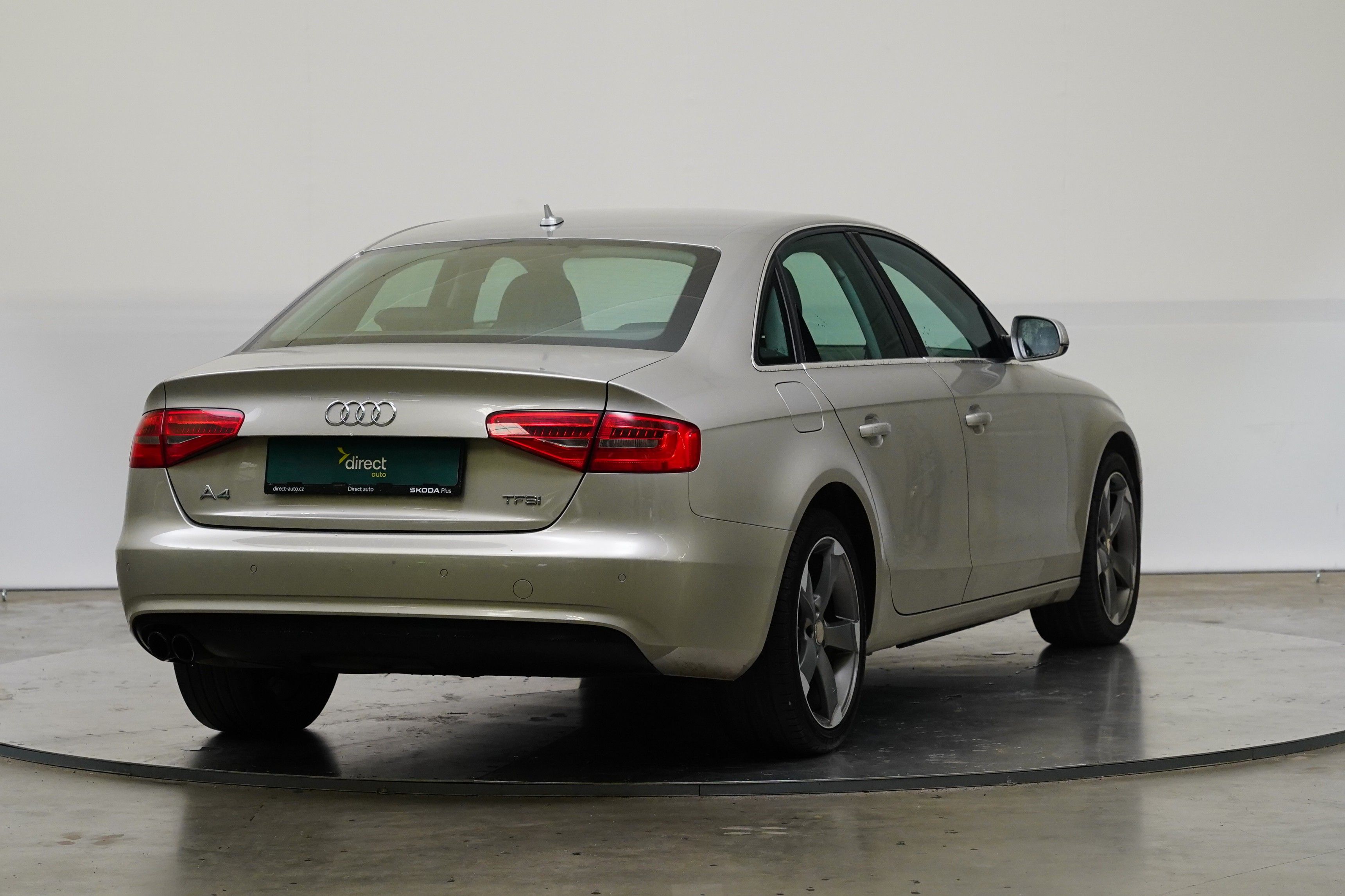 Audi A4, 1.8 TFSI 125 kW Attraction - fotka 2