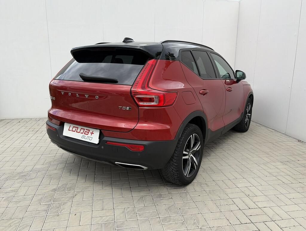 Volvo XC40, R Design 2.0 T5 182 kW - fotka 5