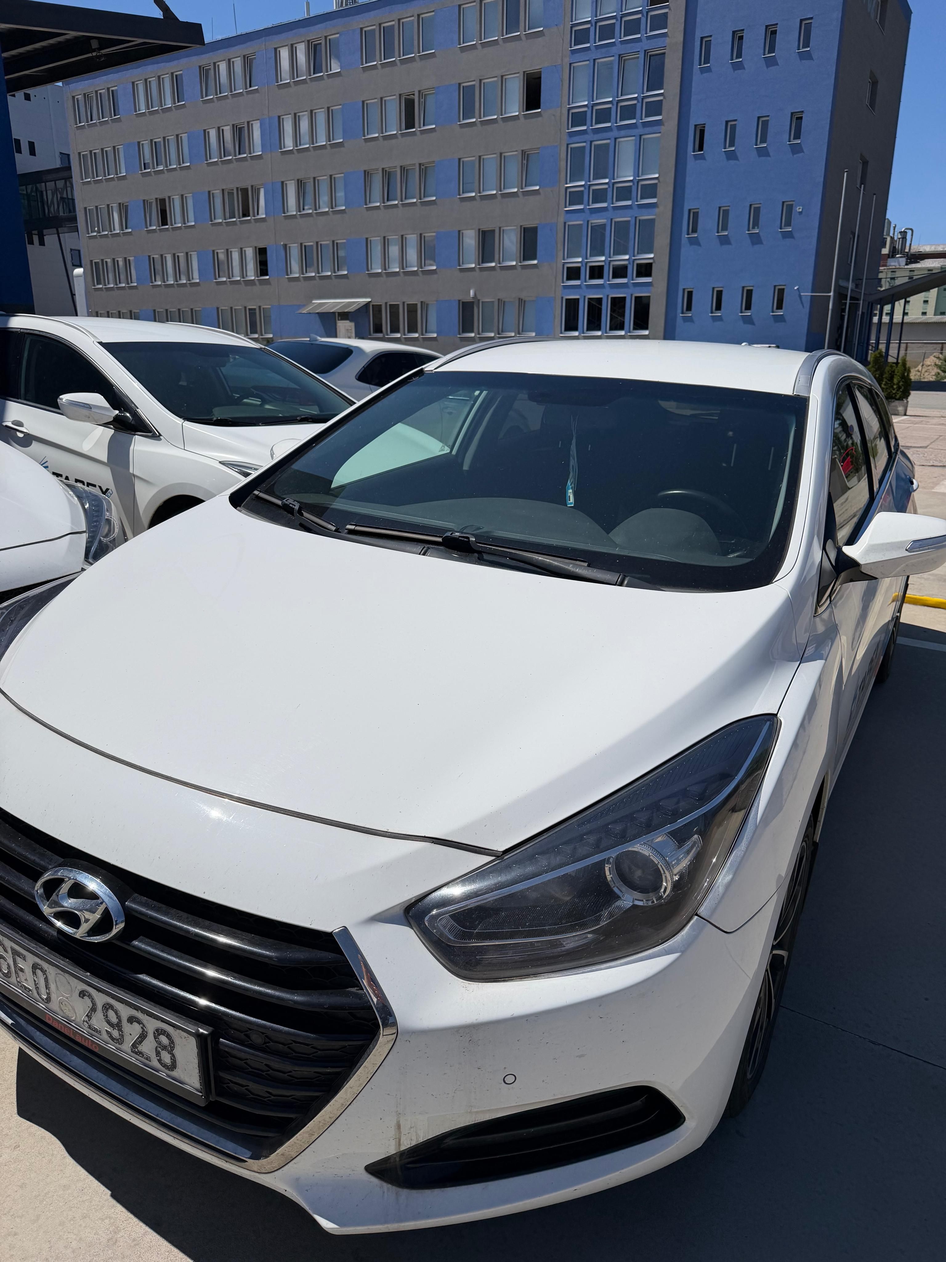 Hyundai i40, Hyundai i40 combi servisováno - fotka 3