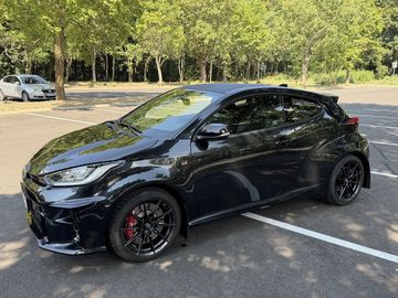 GR Yaris + Paket Sport