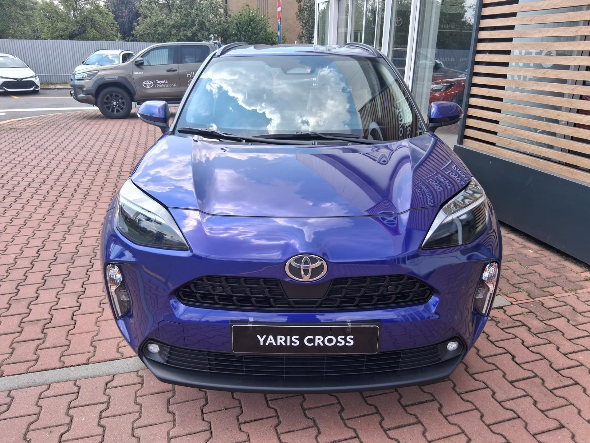 Toyota Yaris Cross, 1,5 HEV 4X4 LIMITED EDITION - fotka 2