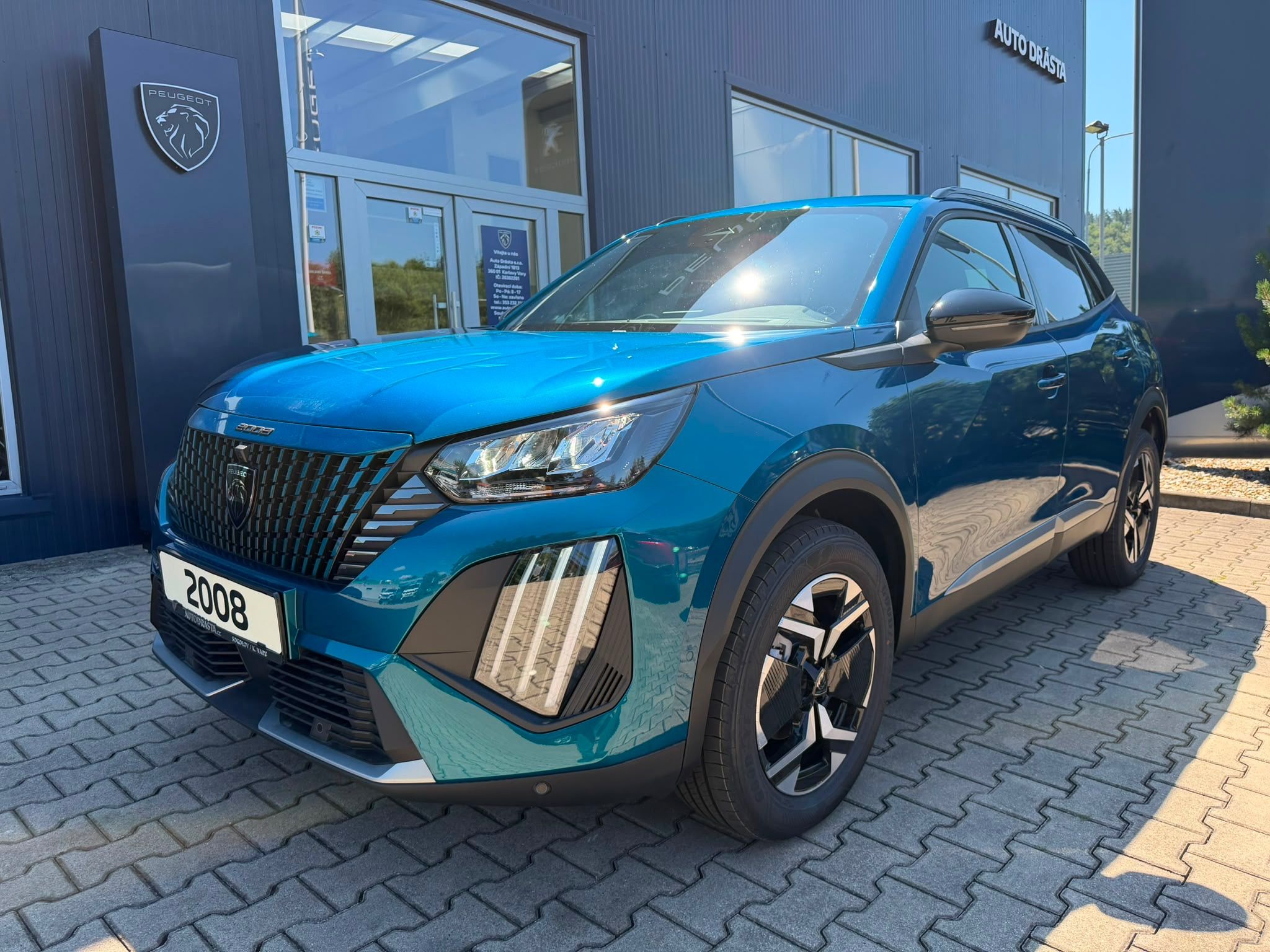 Peugeot 2008, ALLURE Turbo 100 MAN6 Sklad