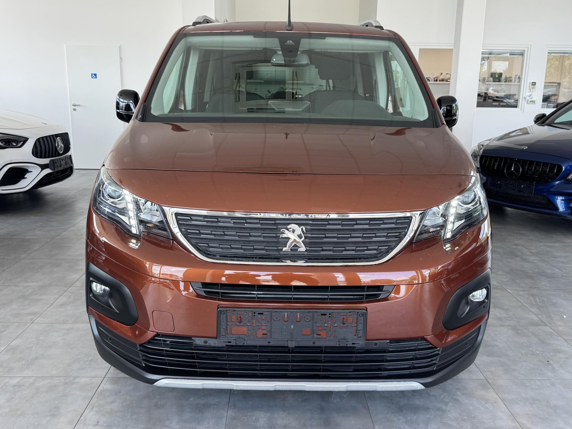 Peugeot Rifter, 1,2 Aut. Allure Pack 7.Míst L2 - fotka 2