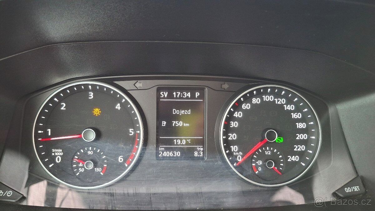 Volkswagen Transporter, T6 DSG7 top stav,tažné,3místa - fotka 6