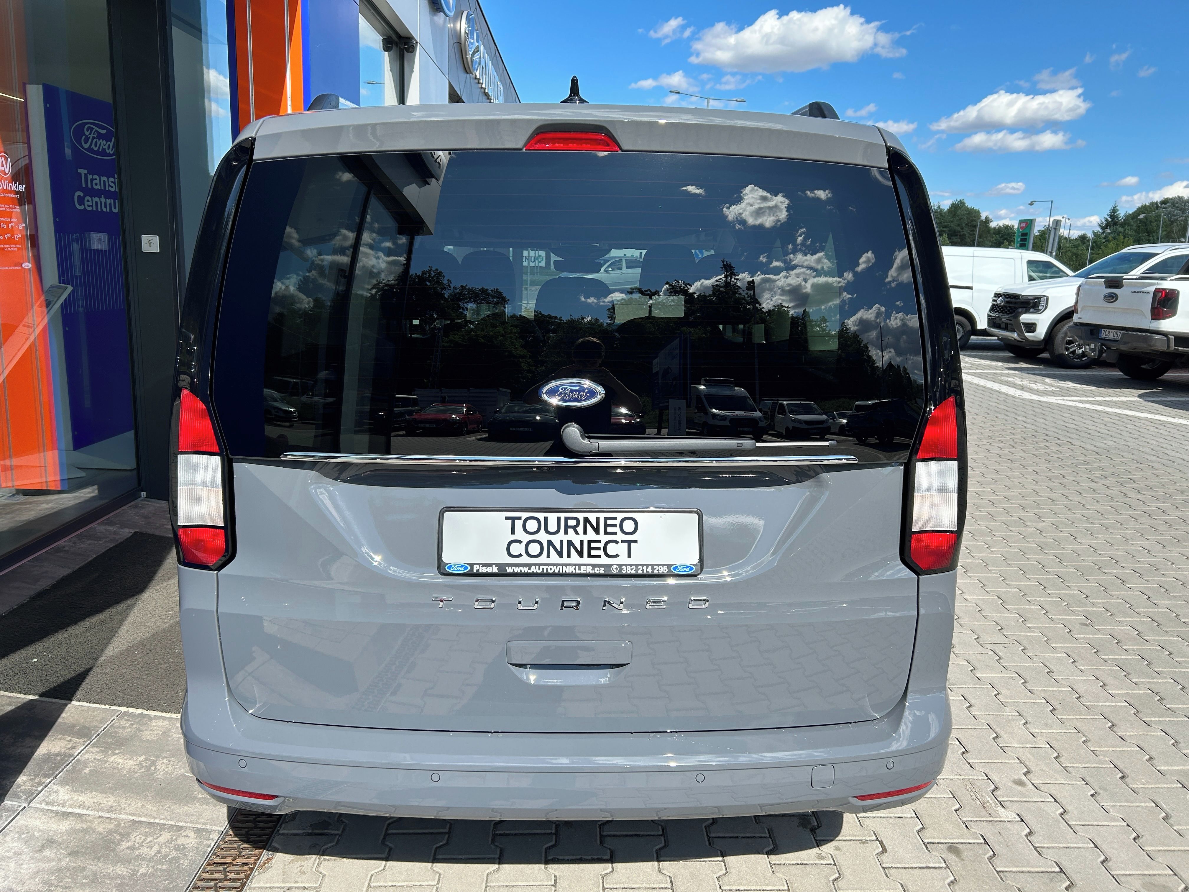 Ford Tourneo Connect, 1.5 Ecoboost 85kW AT Titanium - fotka 5