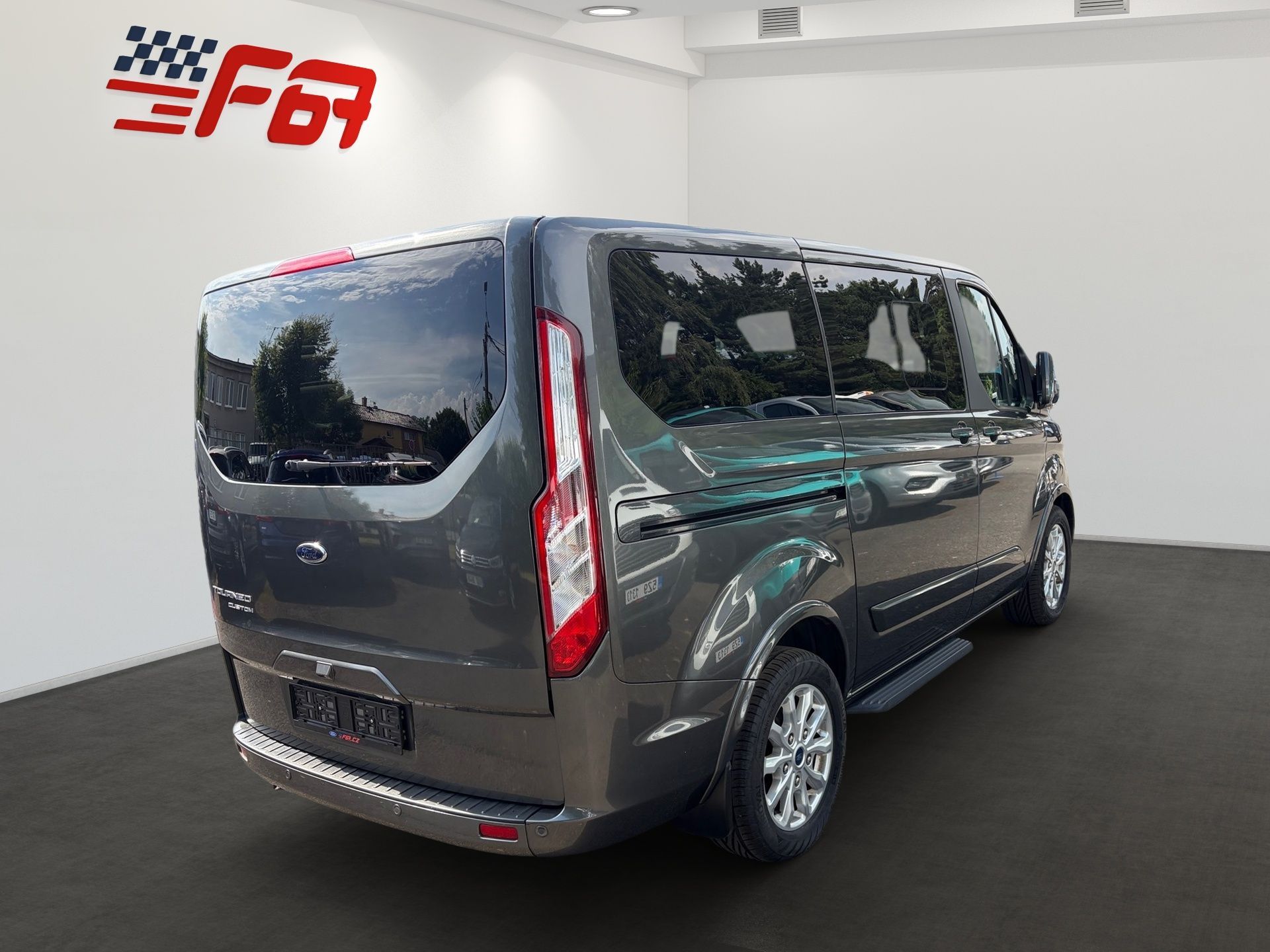 Ford Tourneo Custom, L1 Titanium 136kW Aut. ZÁRUKA - fotka 3