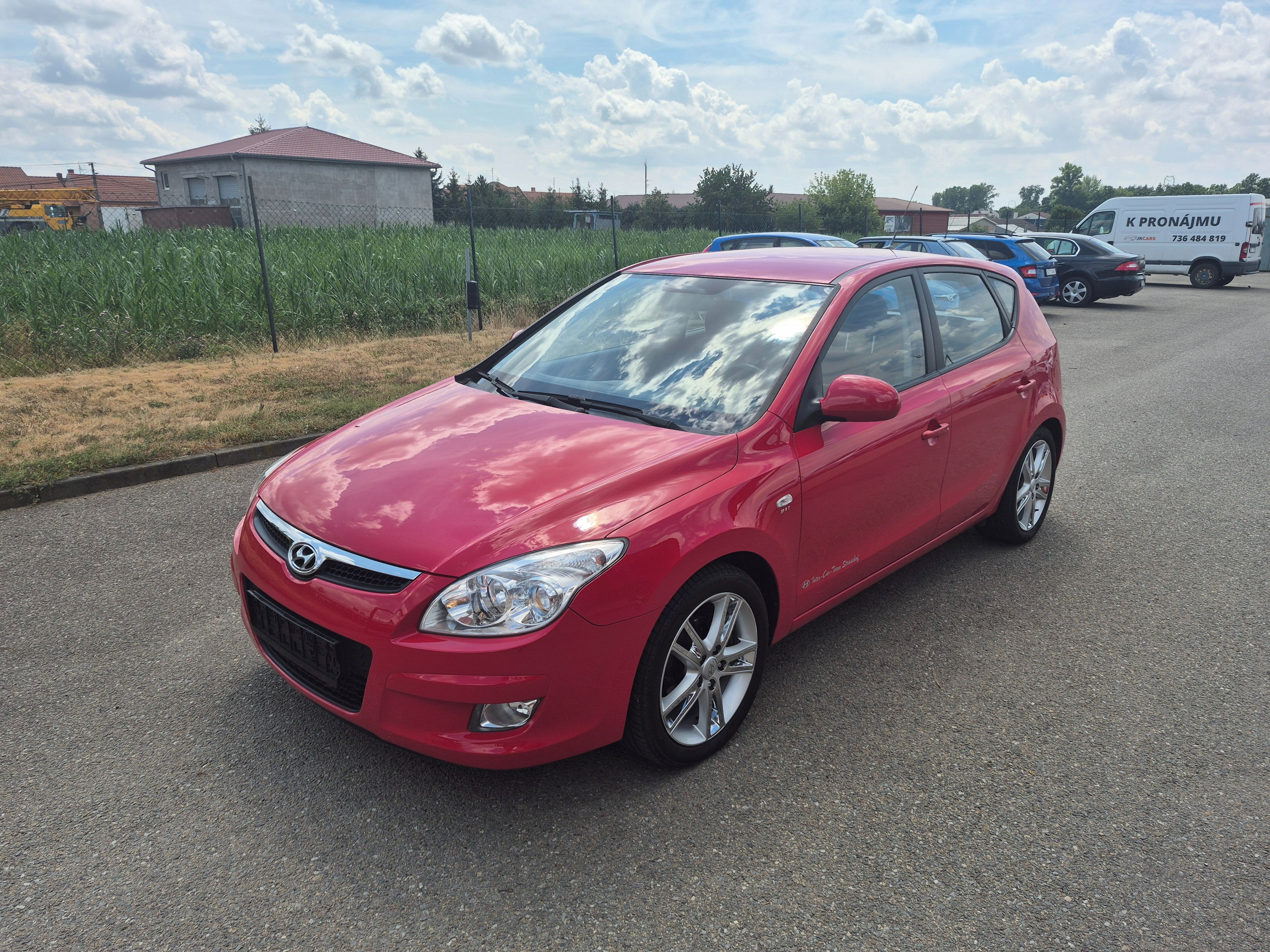 Hyundai i30, 1,6CRDI, 66kW, 1.maj, serviska - fotka 3