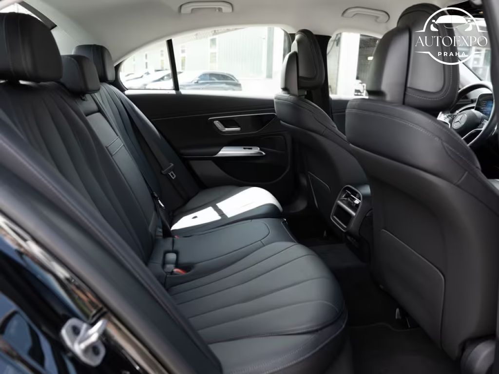 Mercedes-Benz Třídy E, 220d Avantgarde*360KAMER*KŮŽE - fotka 5
