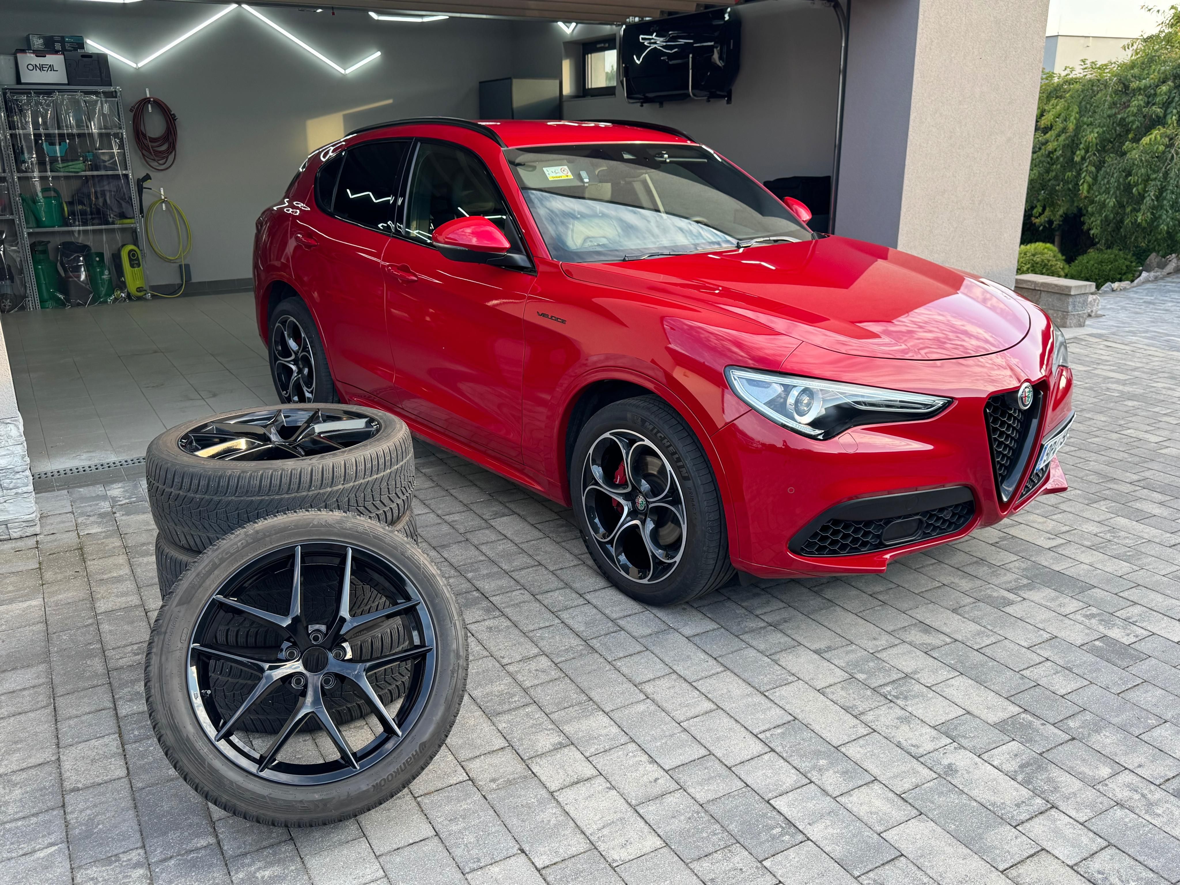 Alfa Romeo Stelvio, Super (Veloce) 280k Q4 - fotka 2