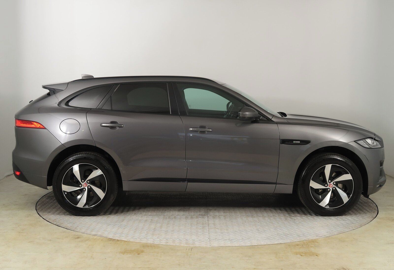 Jaguar F-Pace, 20d AWD, 4X4, Automat, Kůže - fotka 6