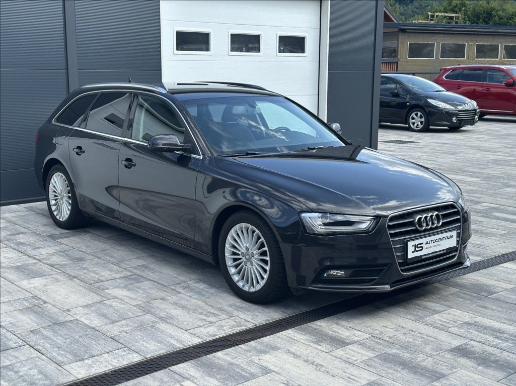 Audi A4, 3,0 TDI 204PS  Ambiente A/T - fotka 5
