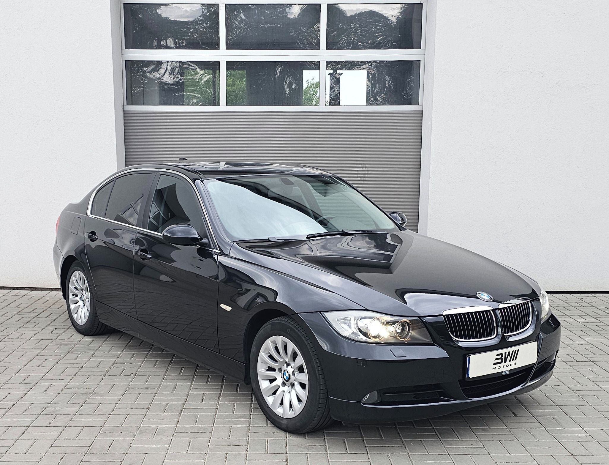 BMW Řada 3, 325i, 160kW - fotka 3