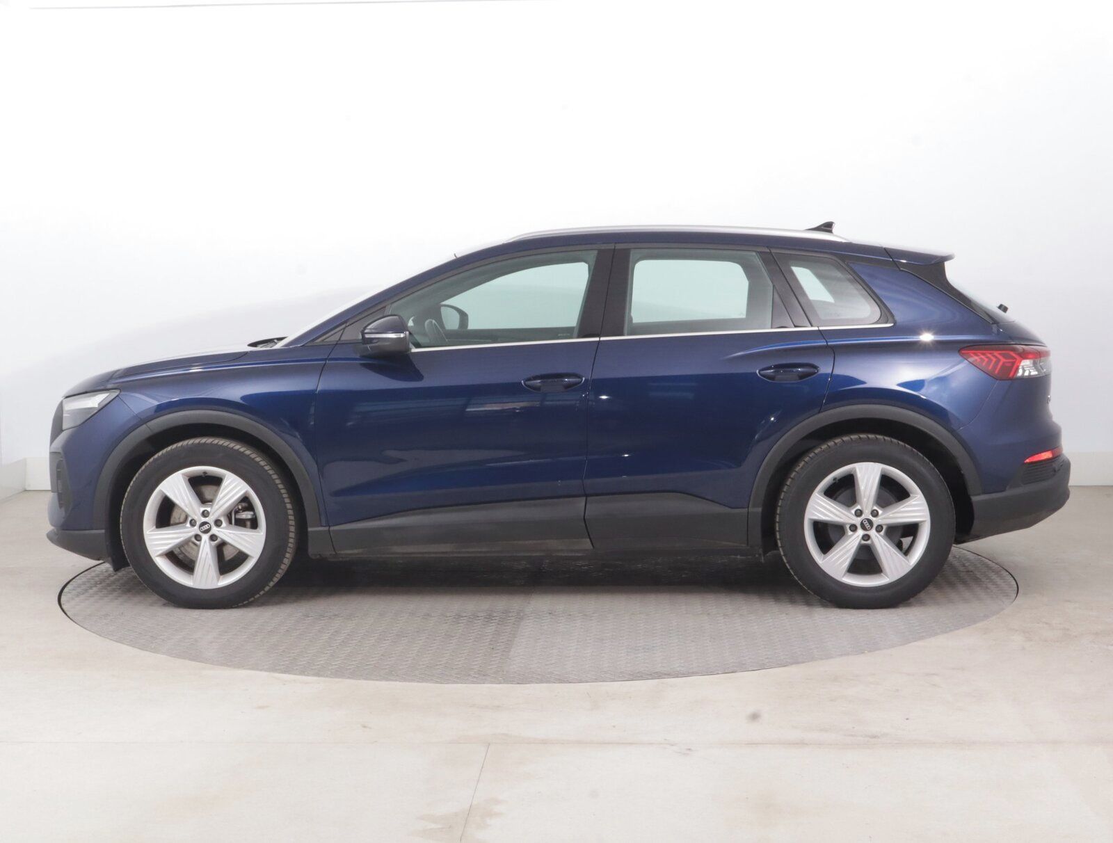 Audi Q4 e-tron, 35 e-tron, Automat, Navi - fotka 3