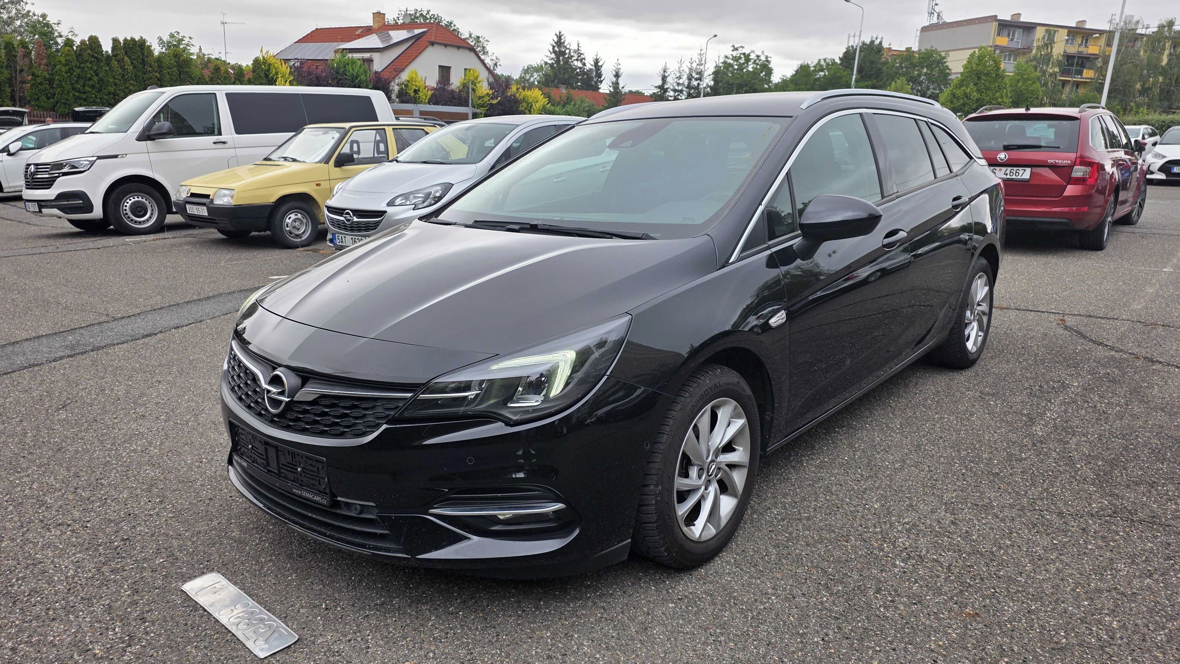 Opel Astra, Sport Tourer 1.2i Turbo 81 kW - fotka 3