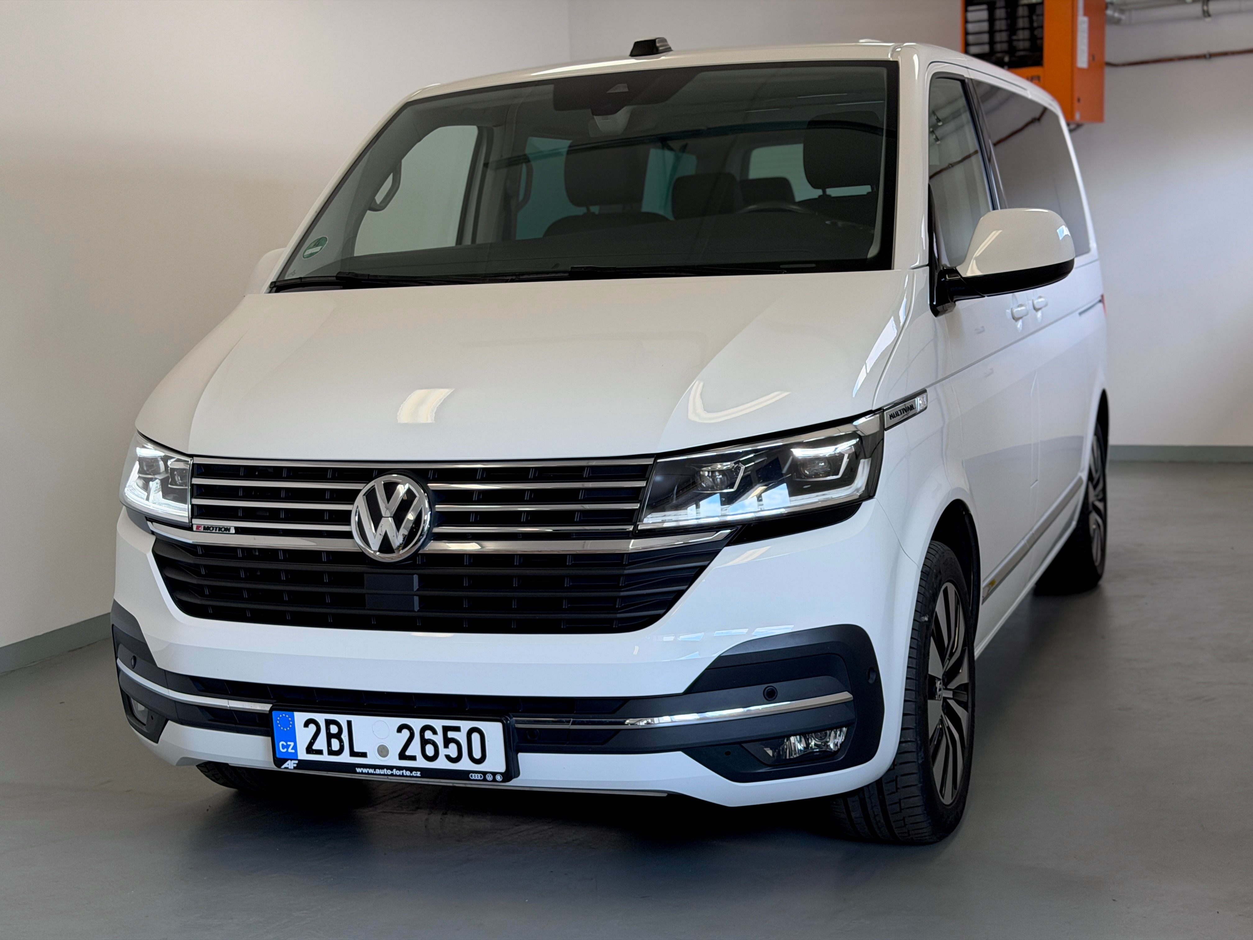 Volkswagen Multivan, T6.1 2,0TDI 146 kW DSG 4Motion - fotka 2
