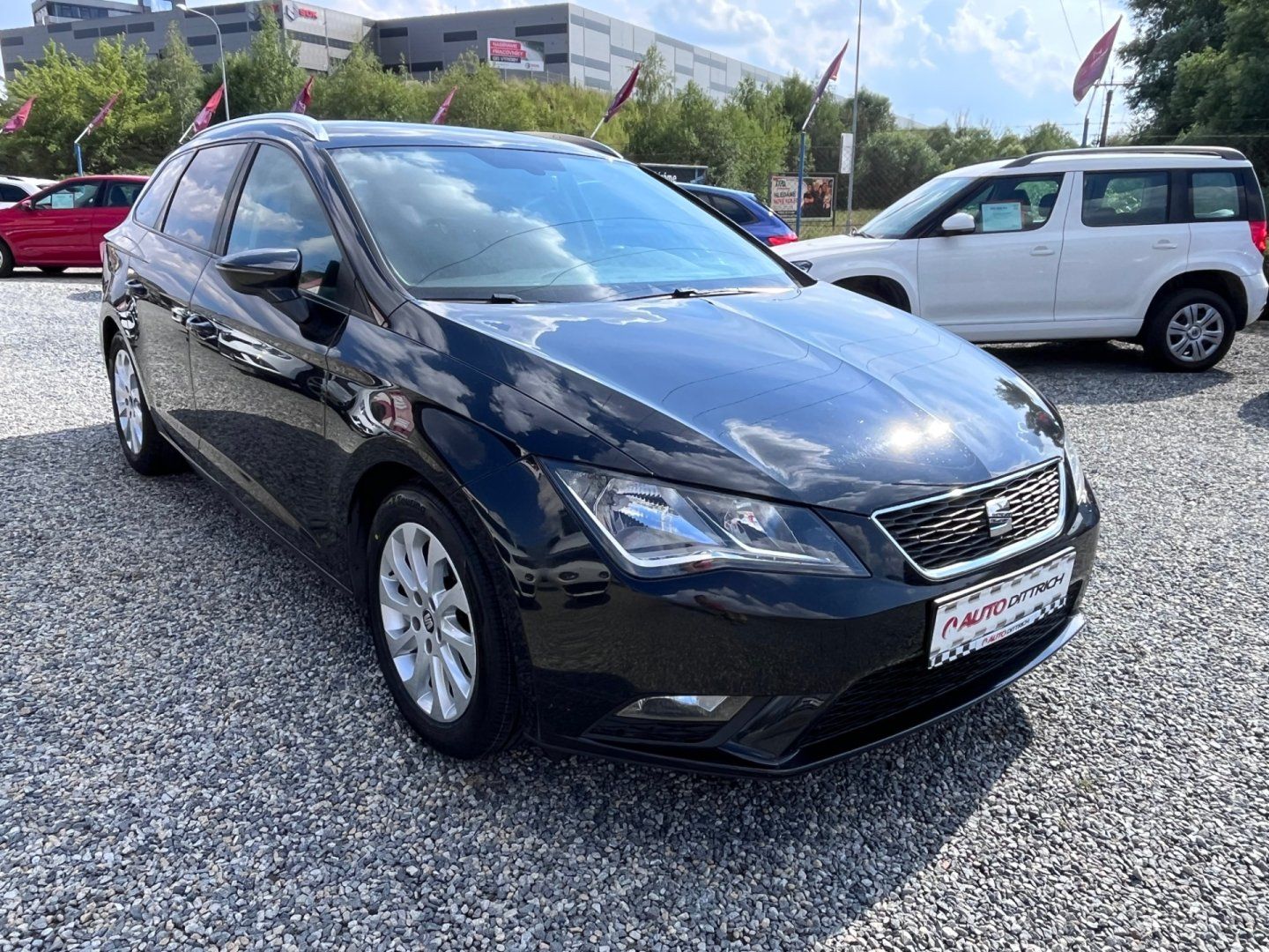 Seat Leon, 1.6 TDi STYLE - fotka 4