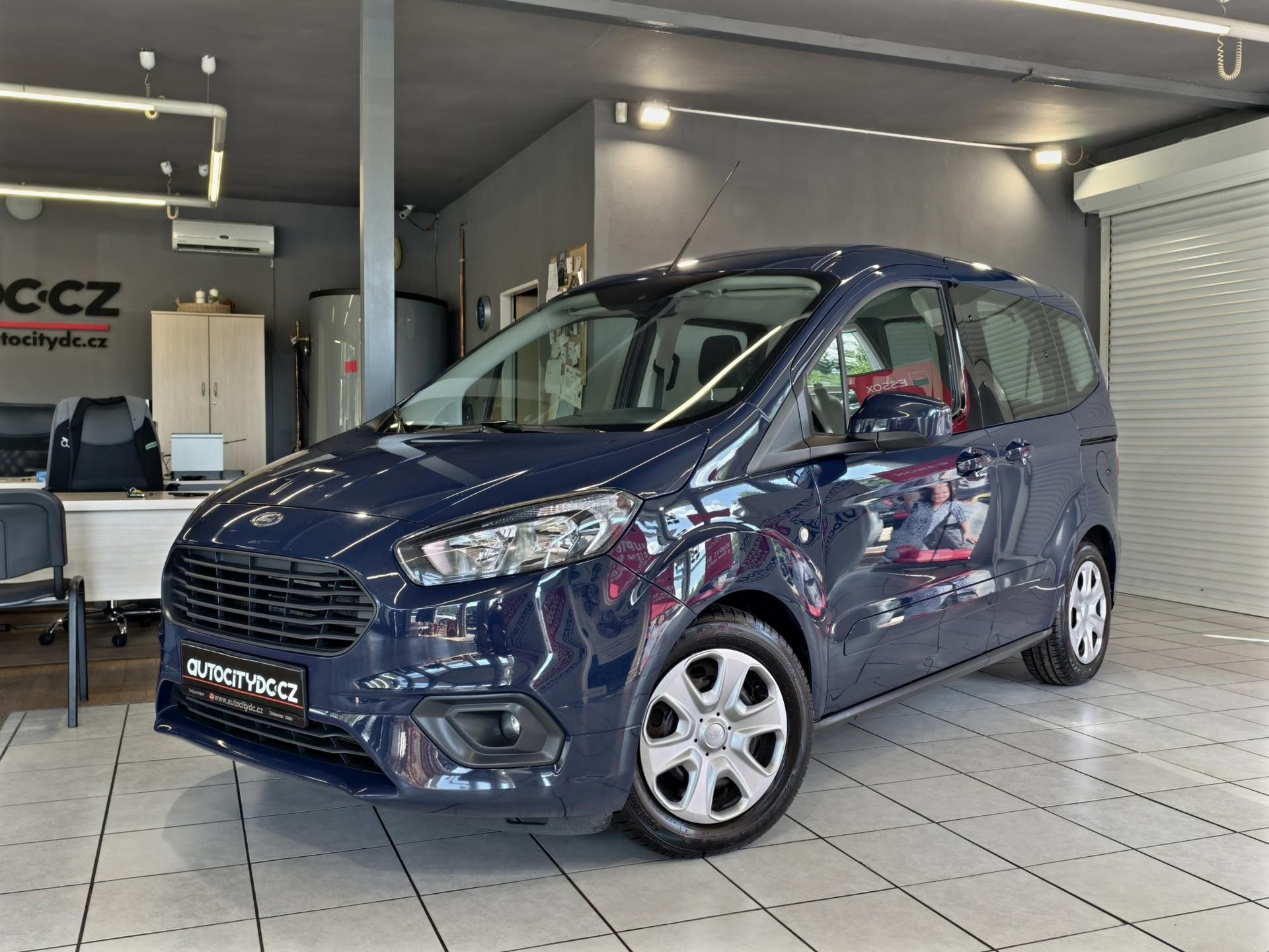 Ford Tourneo Courier, 1.5 TDCi VÝHŘEVY, PDC, ČR, DPH - fotka 3