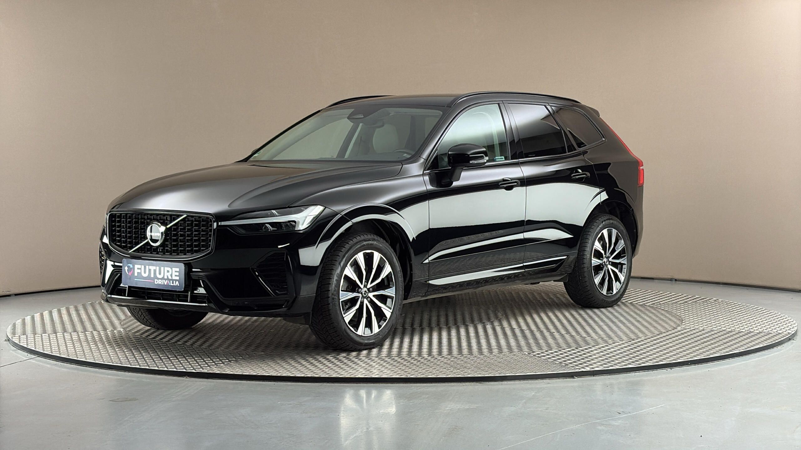 Volvo XC60, 2.0 B4 AUT AWD Plus Dark