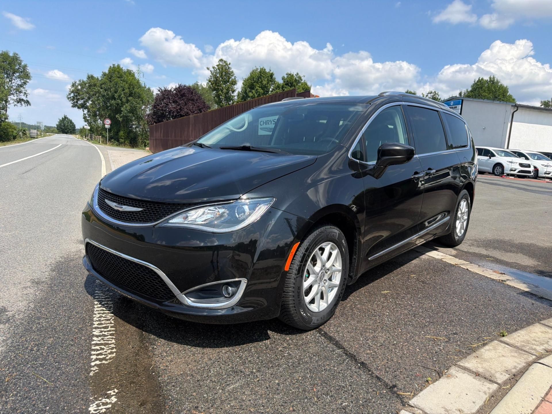 Chrysler Pacifica, 3,6 Touring L Kůže 2019 - fotka 2