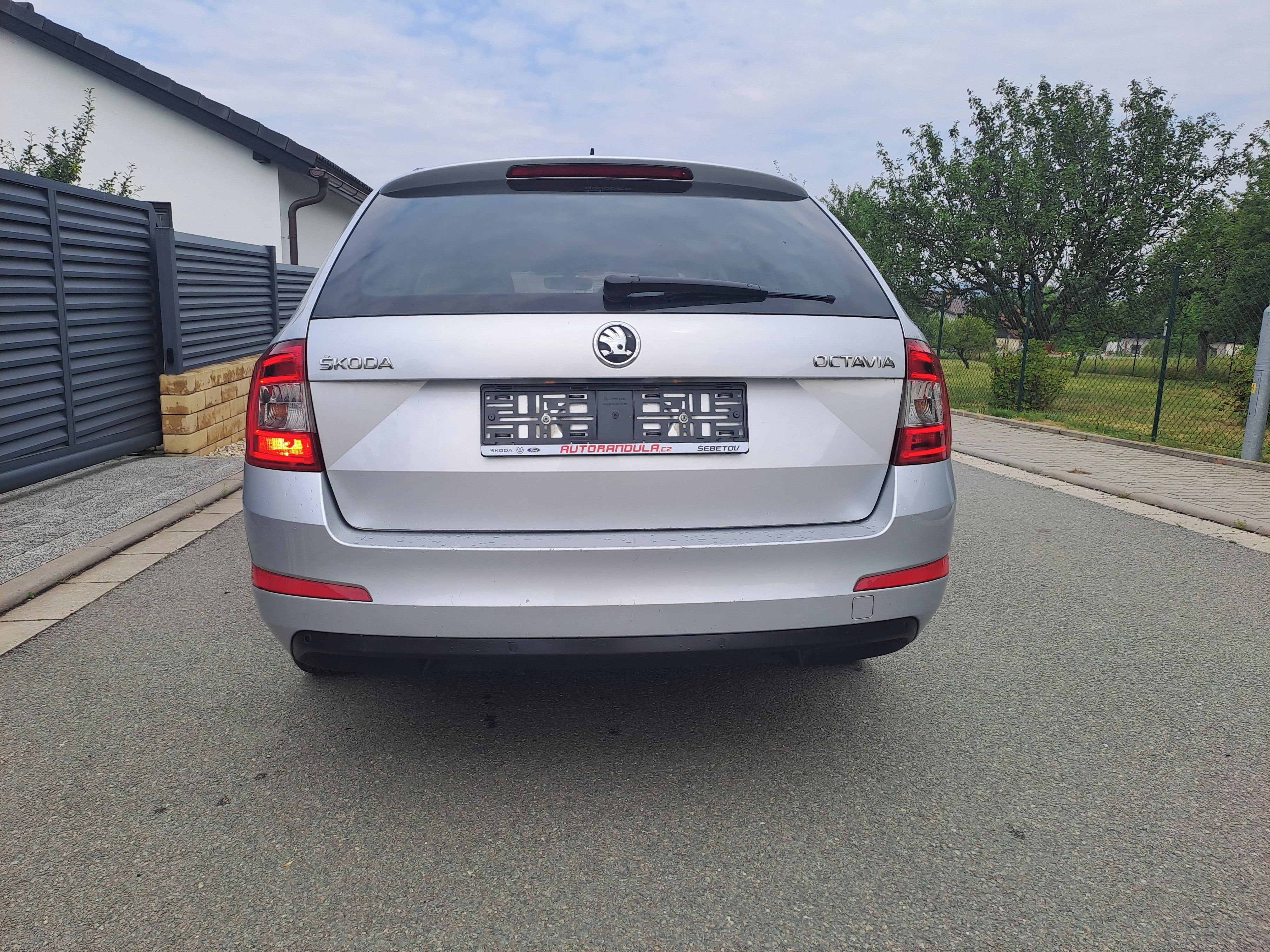 Škoda Octavia, AMBITION 1.MAJ,S.KNIHA ŠKODA - fotka 6
