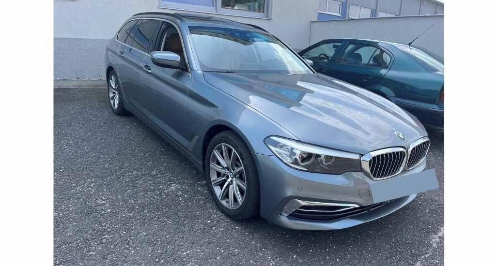 BMW Řada 5, 530D Xdrive, servis, garáž - fotka 3