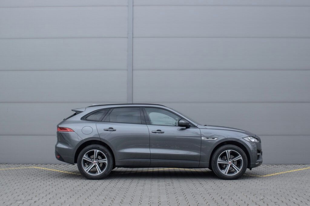Jaguar F-Pace, Jaguar F-Pace R-Sport,2.0d AWD - fotka 4