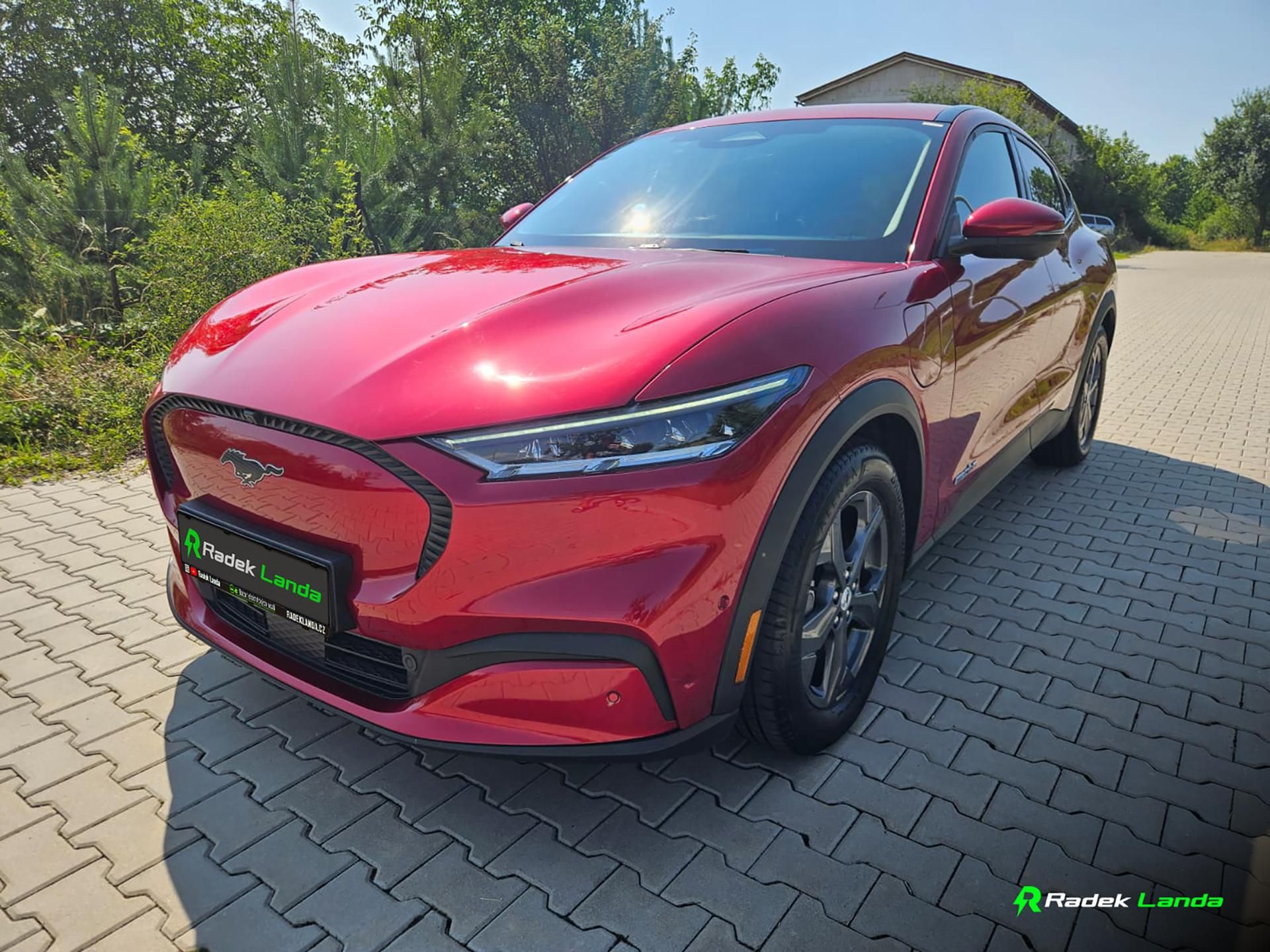 Ford Mustang Mach-E, Mach-E 76 kWh - fotka 5