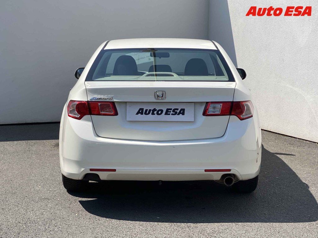 Honda Accord, 2.0 i-Vtec - fotka 5