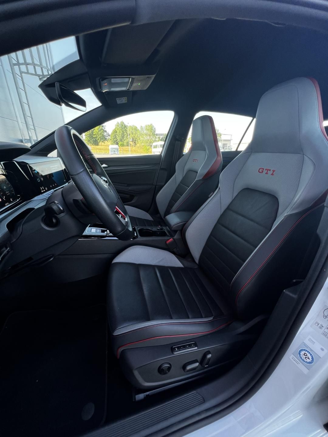 Volkswagen Golf, GTI 2.0TSI DSG 180kW DPH - fotka 6