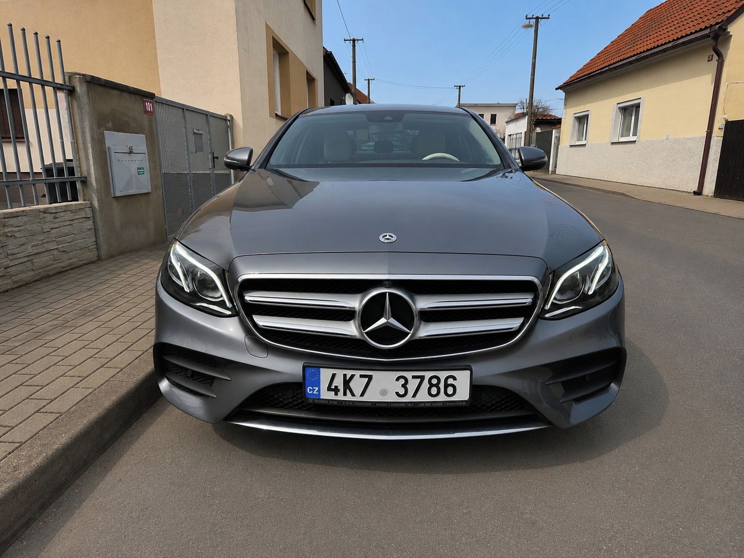Mercedes-Benz Třídy E, servis pouze MB - fotka 4