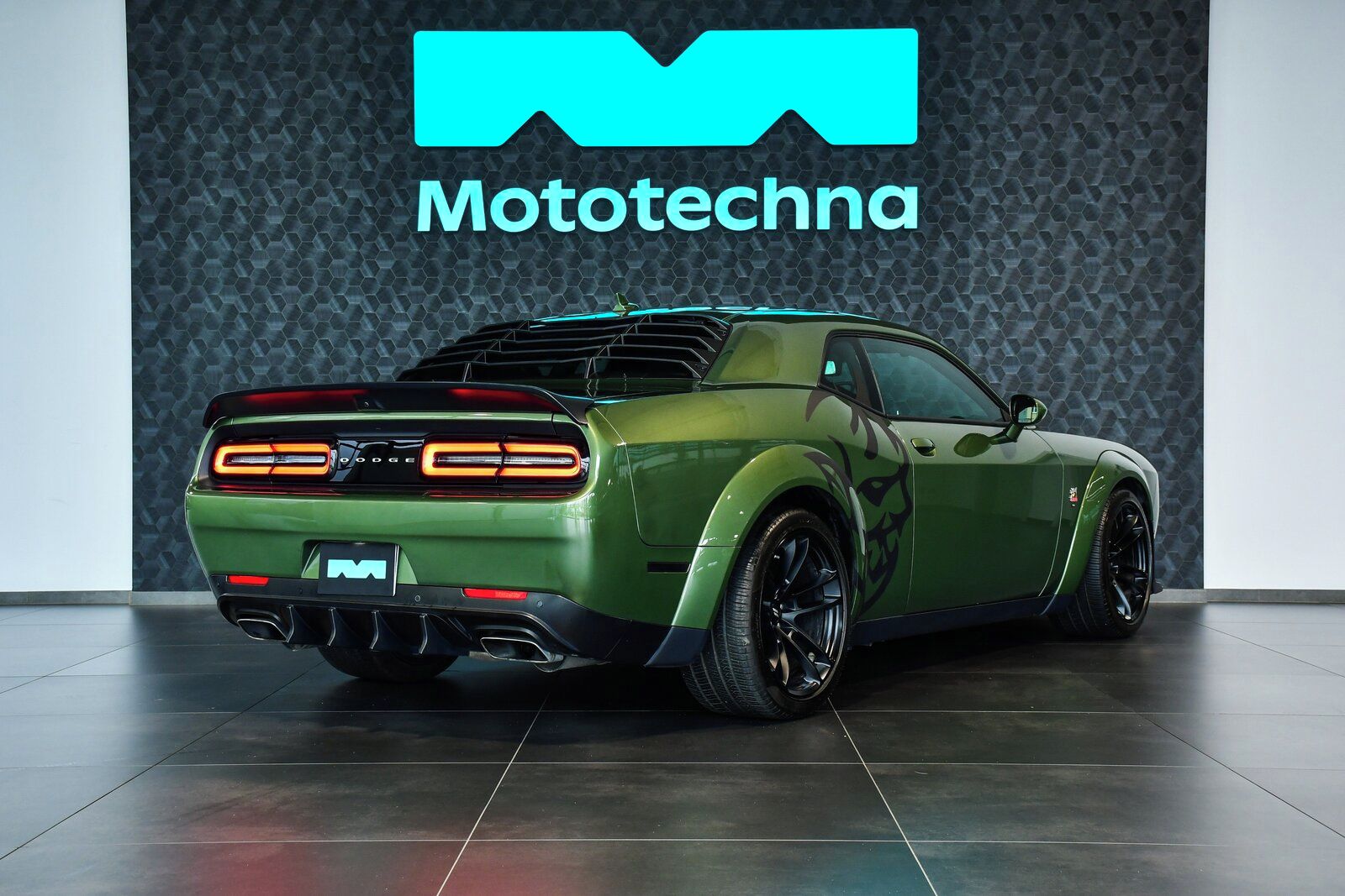 Dodge Challenger, 6.4 SRT 392, ČR, 6.4 R/T - fotka 5