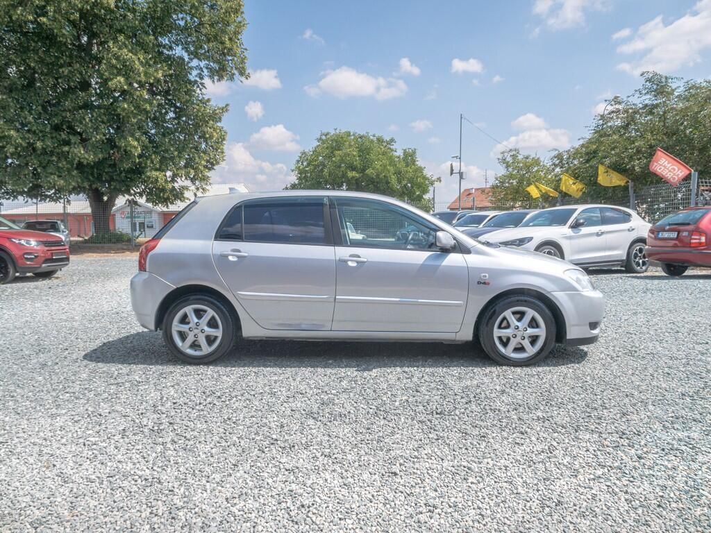 Toyota Corolla, 2.0D 81KW – PO SERVISU - fotka 4