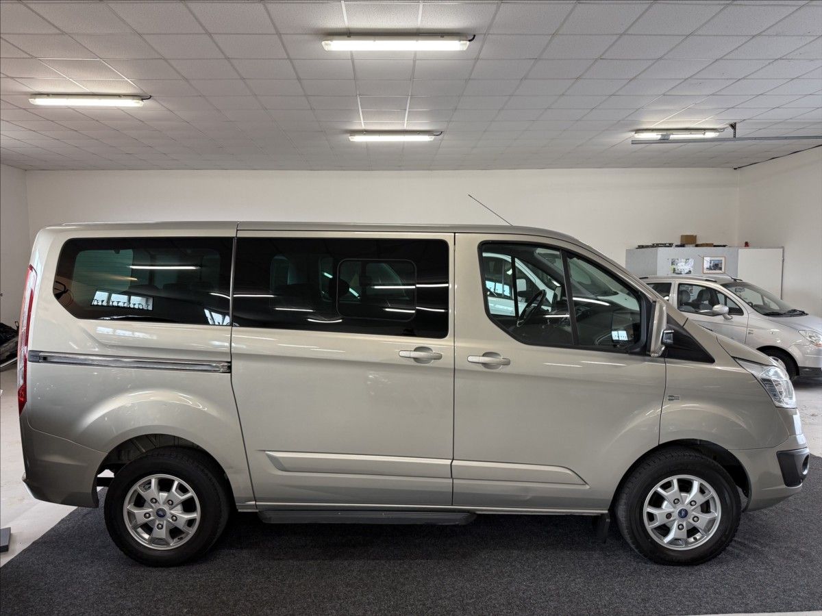 Ford Tourneo Custom, 2,2 Titanium,92kW,po servisu - fotka 4