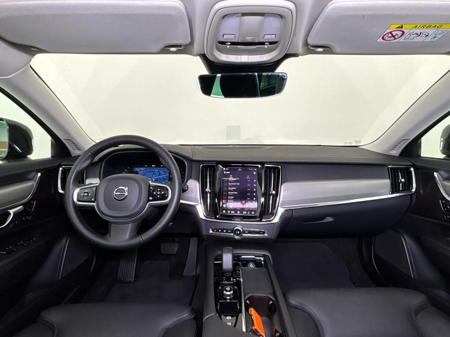 Volvo V90, 2.0 B4 / 145 kW Cross Country - fotka 5