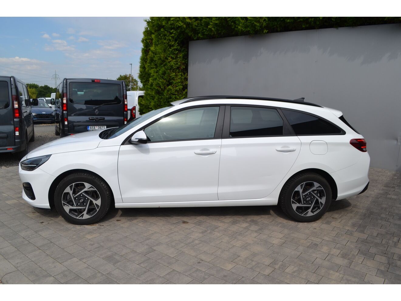 Hyundai i30, WG 1,5I MT SMART FAMILY NAVI - fotka 2