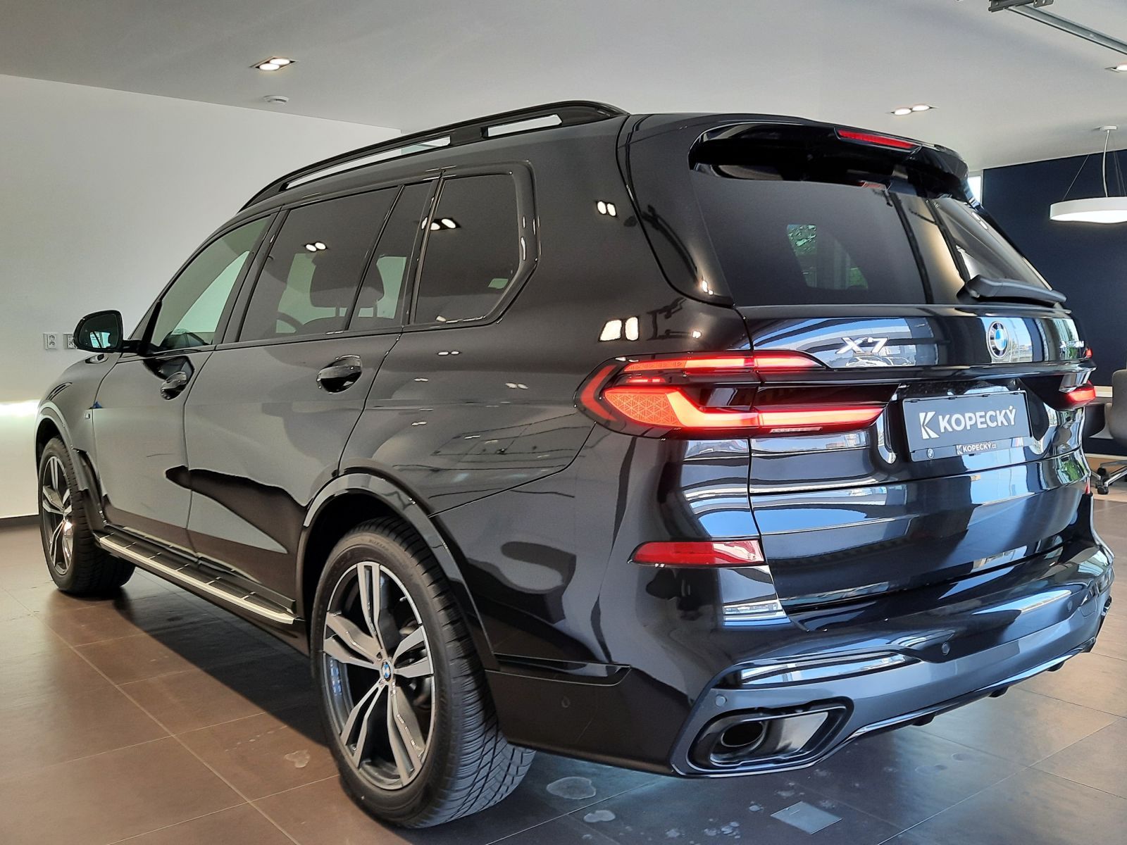 BMW X7, xDrive 40d M Sport - fotka 4
