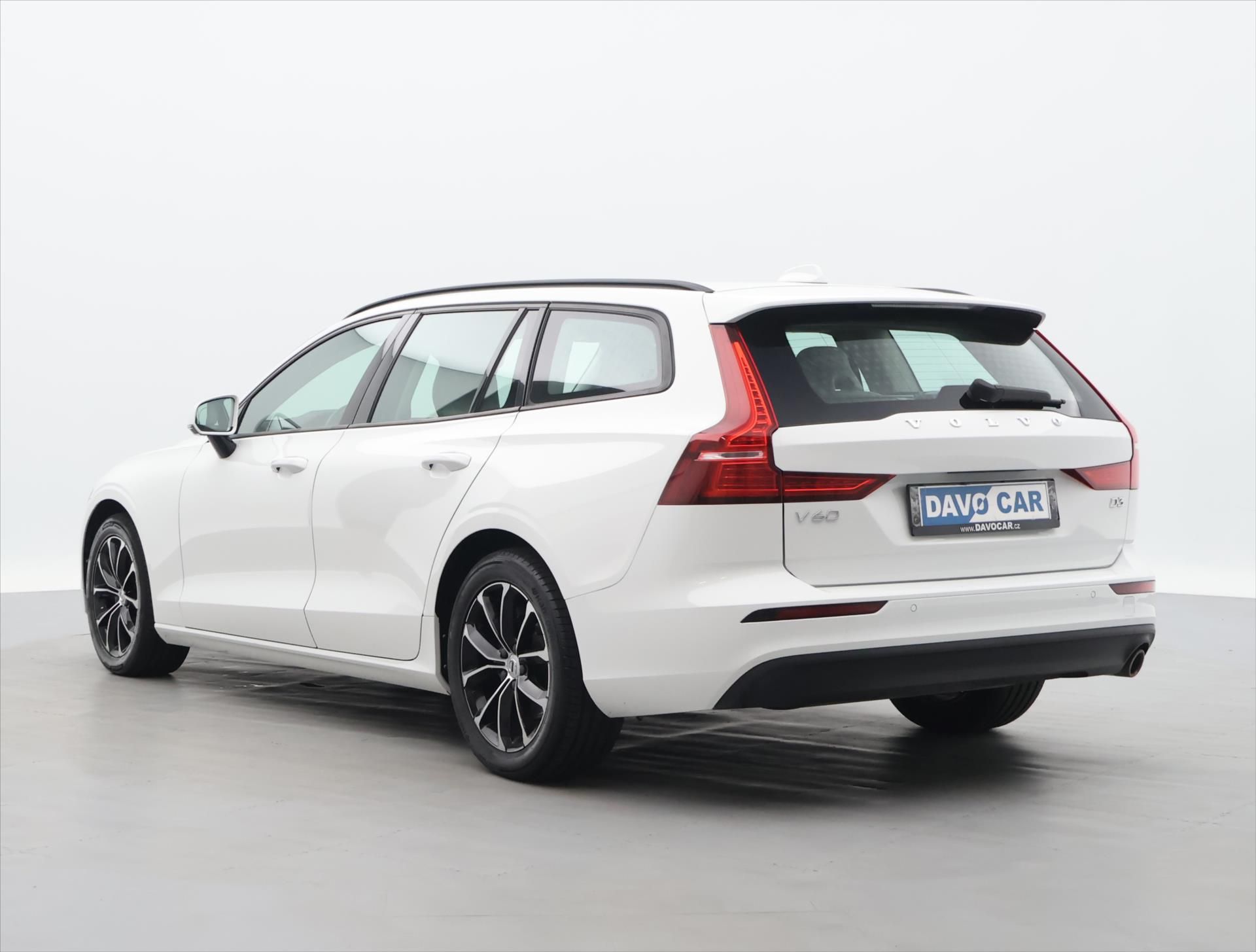 Volvo V60, 2,0 D3 110kW Drive-E Momentum - fotka 5