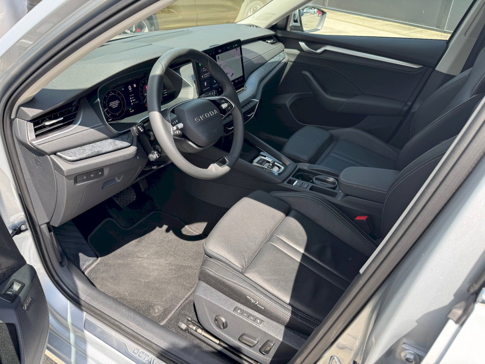 Škoda Octavia, Combi DSG 2.0 TDI 110 kW Exclu - fotka 6