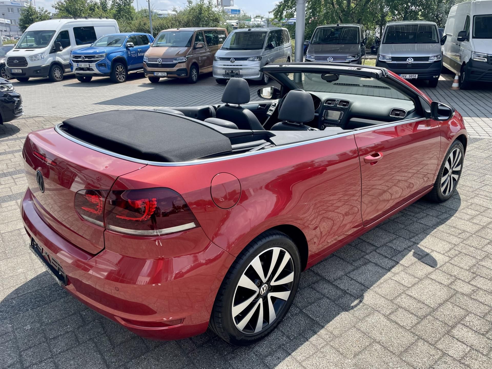 Volkswagen Golf, VI 2,0TDI DSG KABRIO R-Line - fotka 6