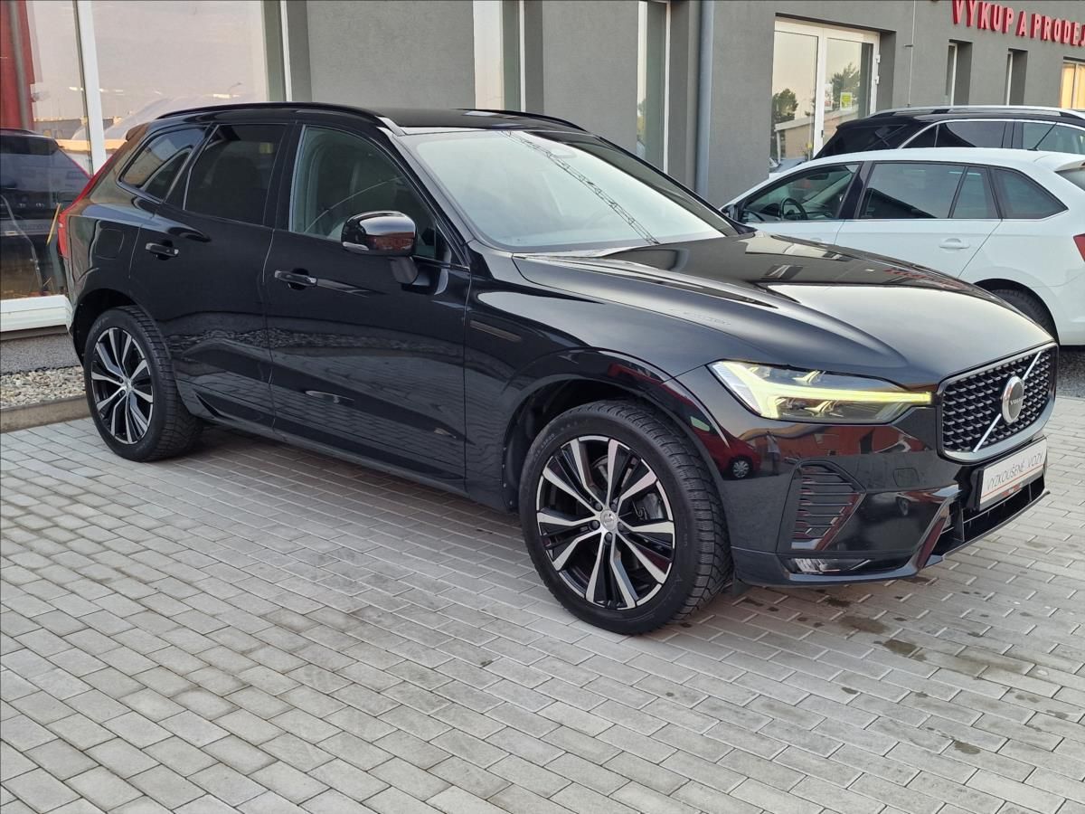 Volvo XC60, B5 184kW Plus Dark Auto,1.Maj - fotka 2