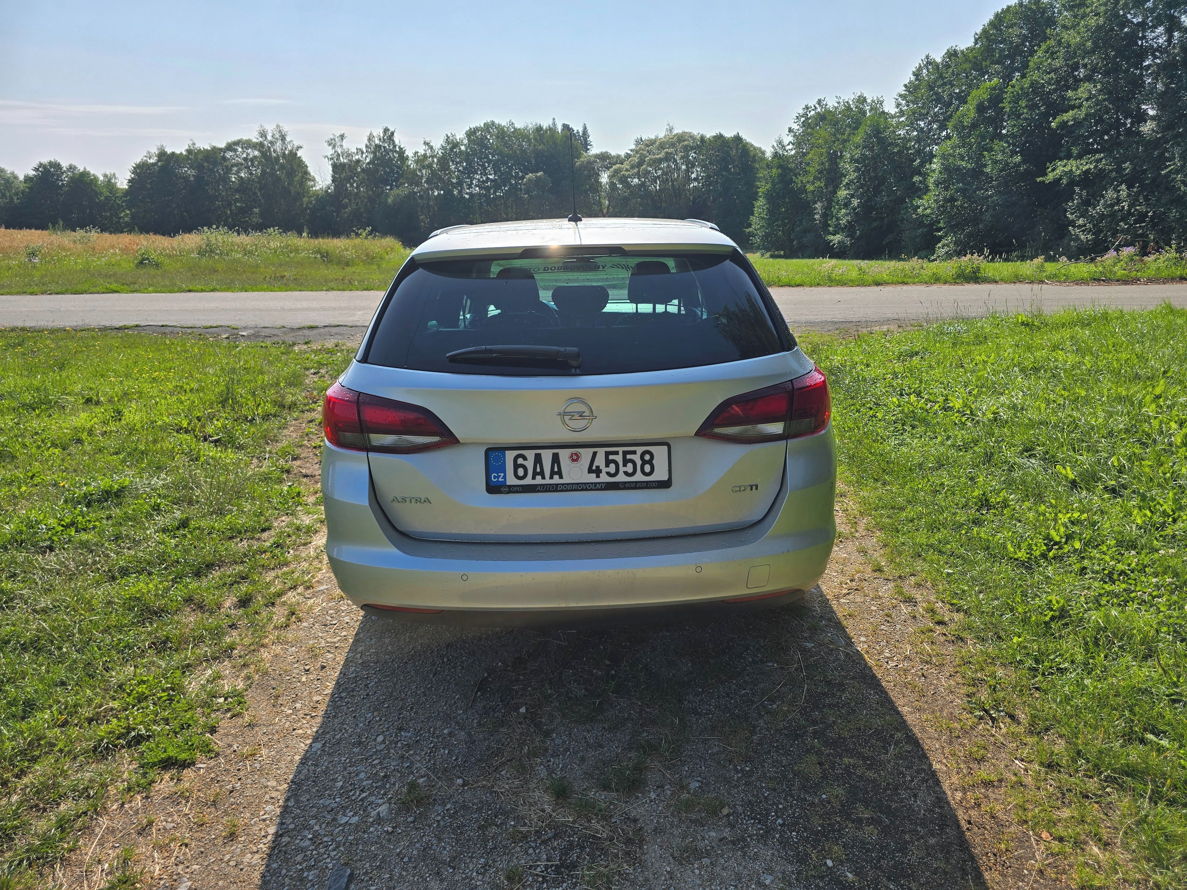 Opel Astra, 1,6 CDTi 81kW, servisováno - fotka 5