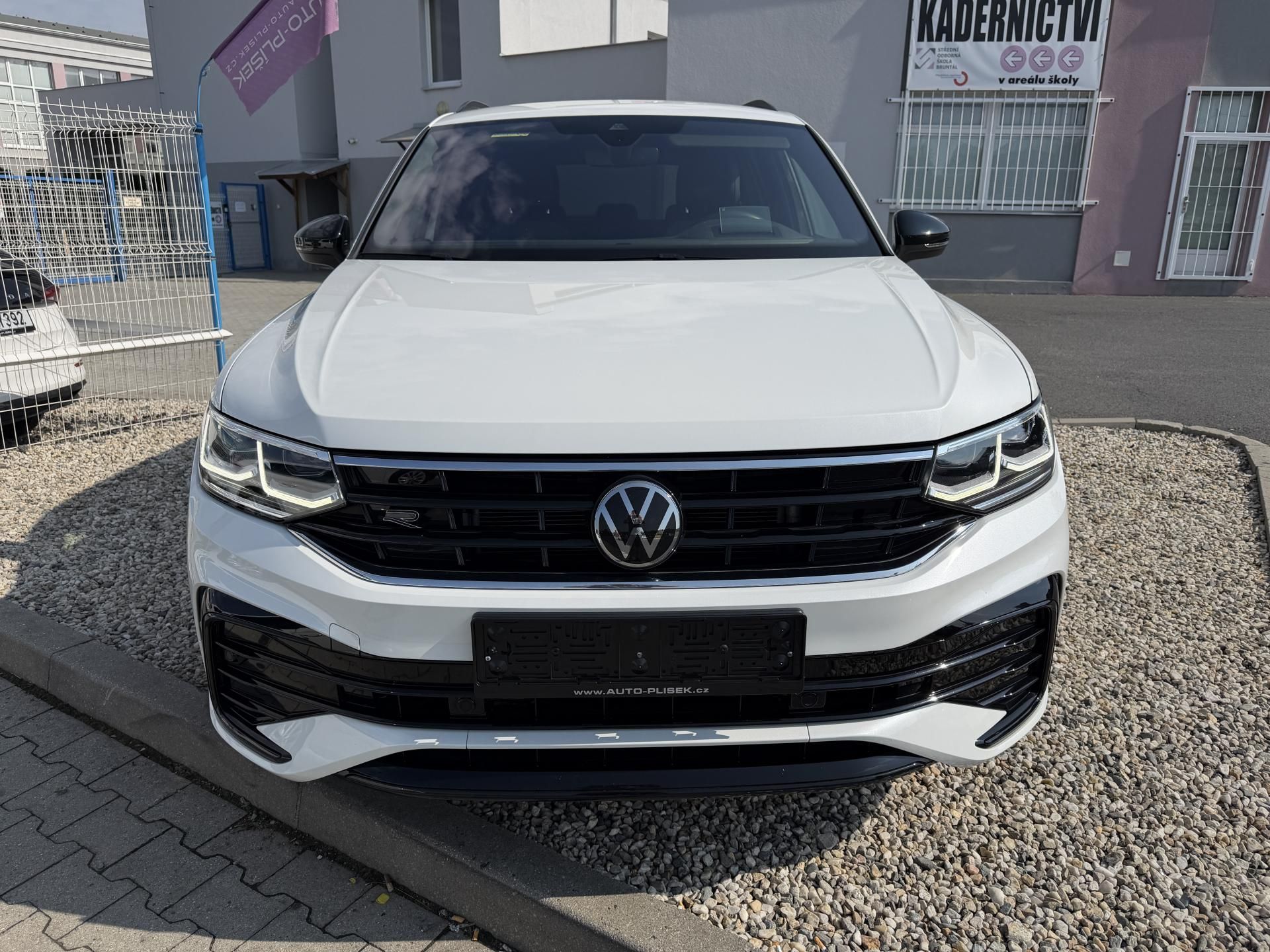 Volkswagen Tiguan, R-Line 2,0 TSi/180kW 4x4 DSG - fotka 2