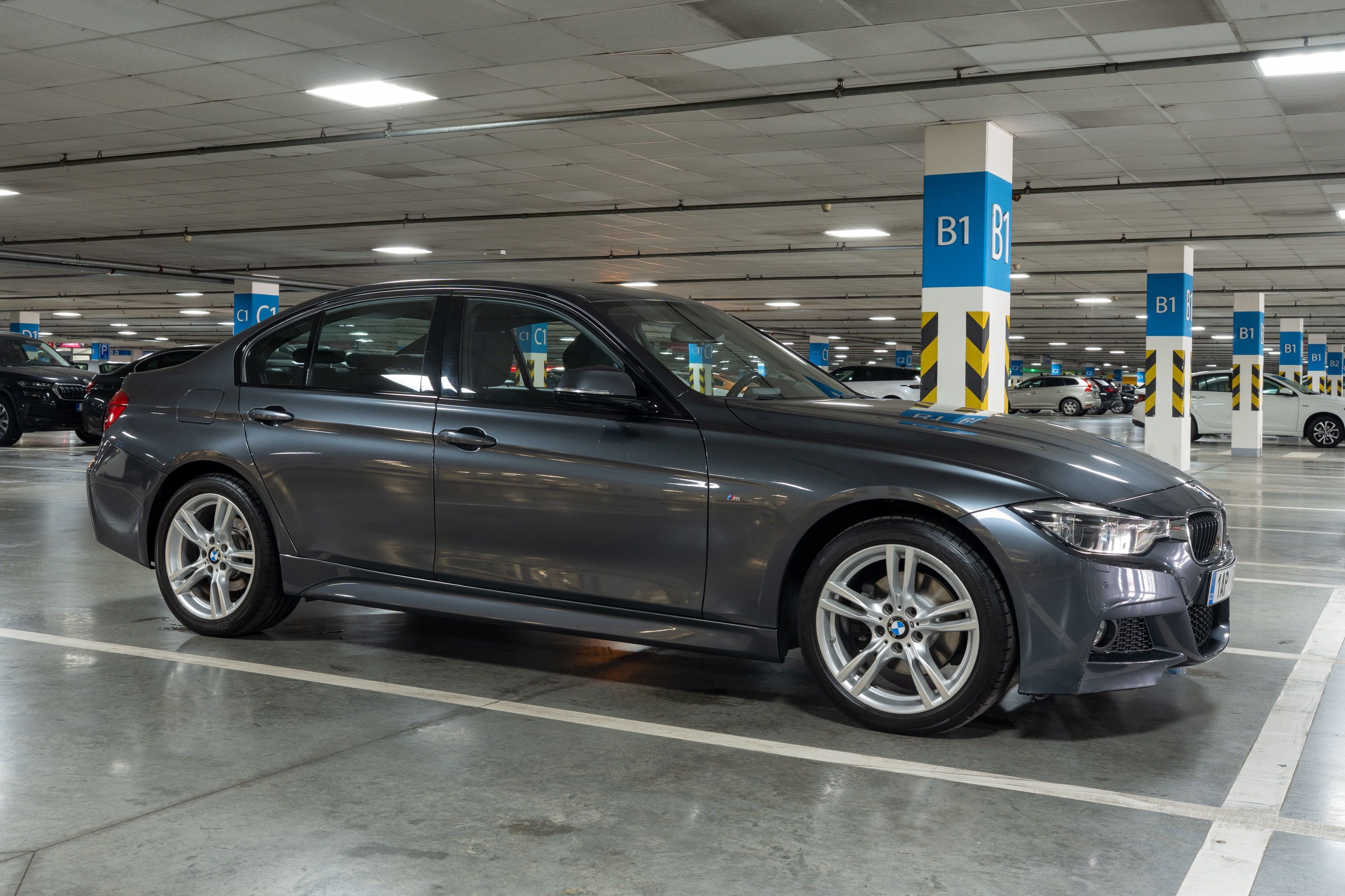 BMW Řada 3, 320d xdrive M-Paket DPH - fotka 2