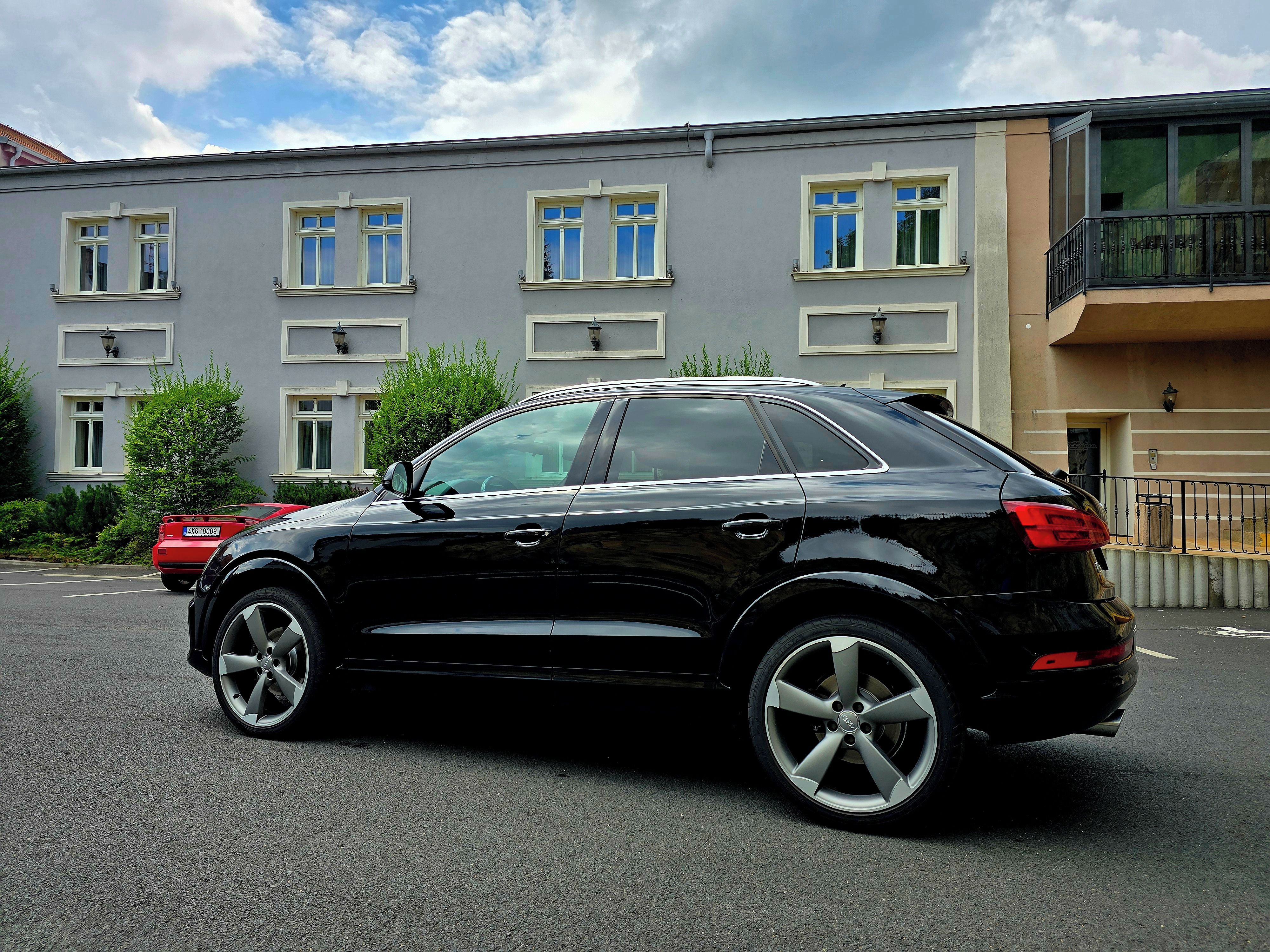 Audi Q3, 2.0 tdi, manuál, S - line - fotka 5