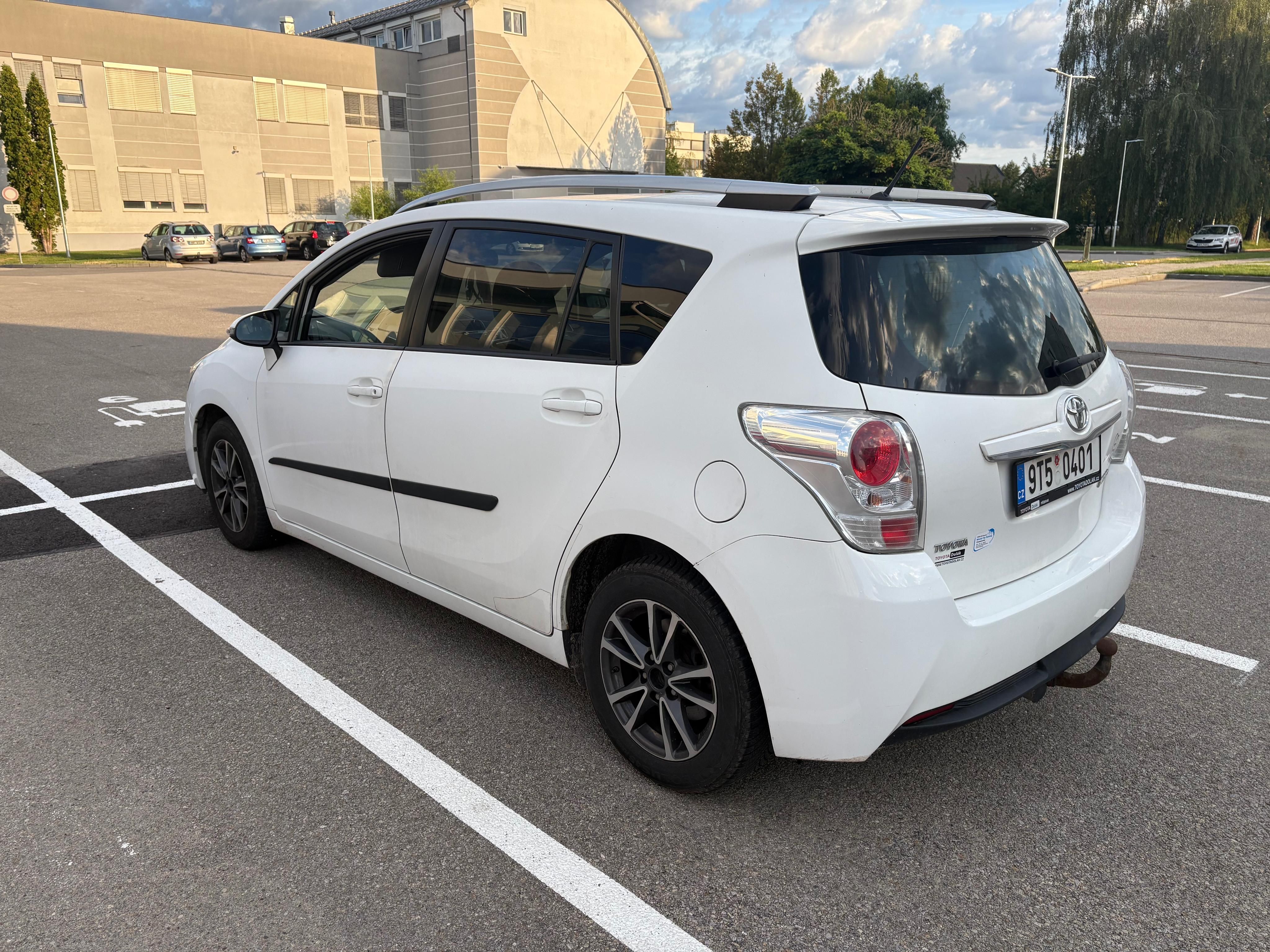 Toyota Verso, 1.6 D4D, originál nové rozvody - fotka 3